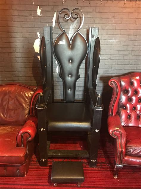 femdom throne